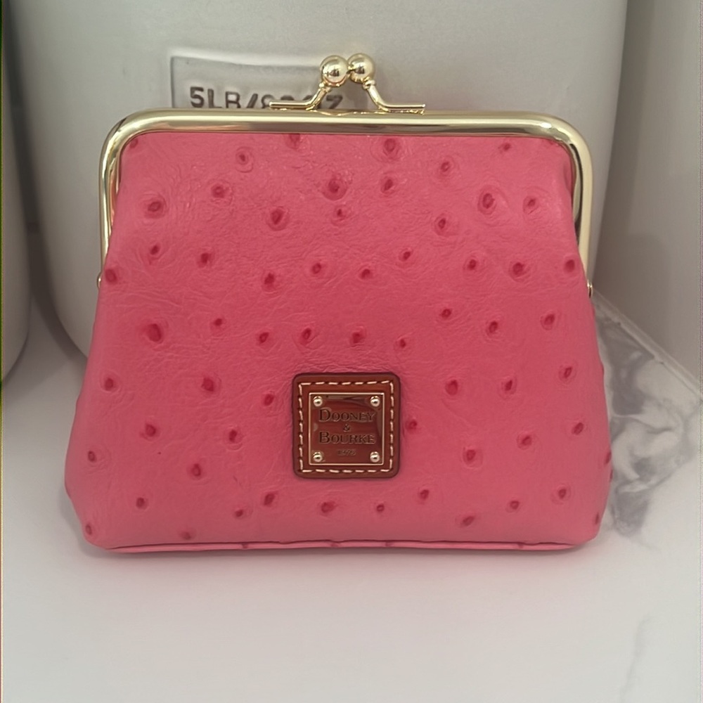 Cute!! 👛 Dooney & Bourke Kisslock Wallet! - Picture 2 of 16